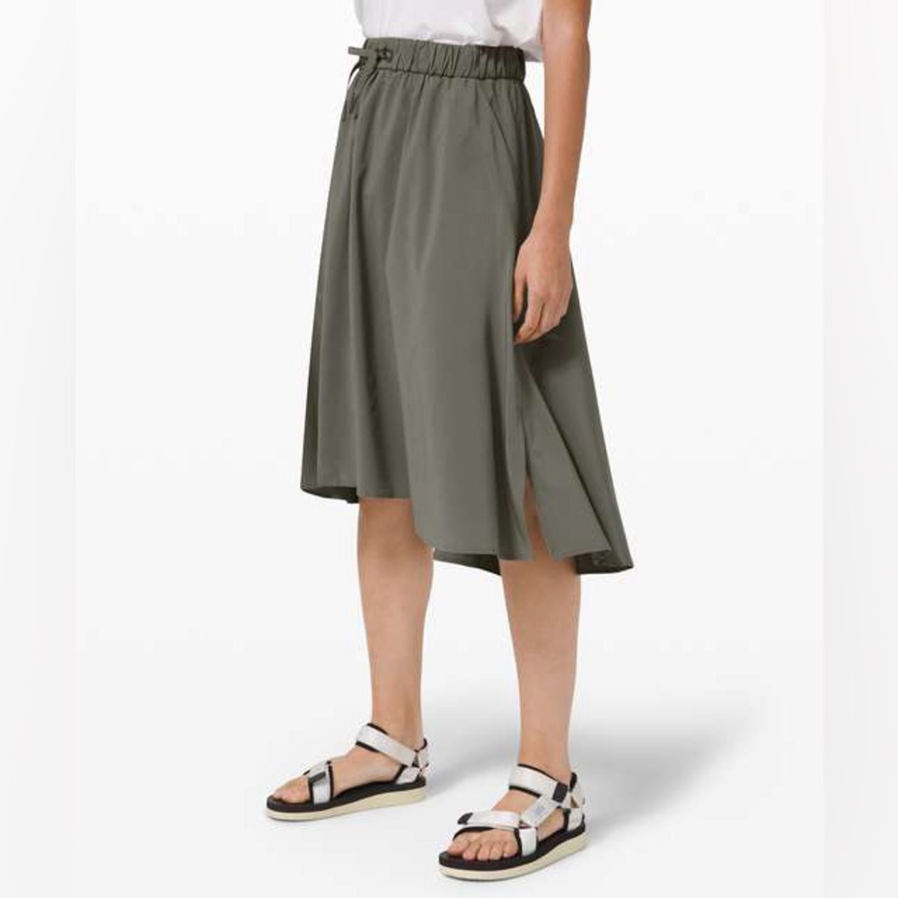 NEW Lululemon Time to Flounce Skirt Grey Sage size 8
